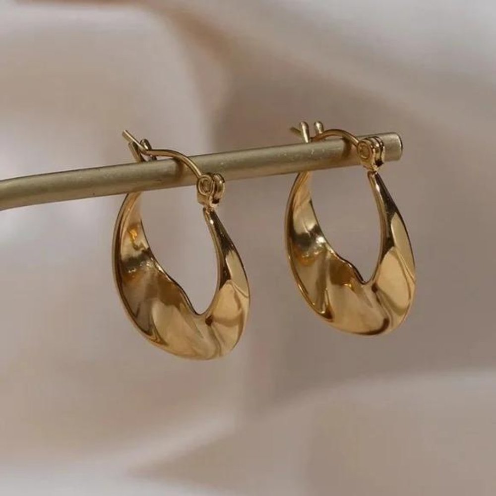 New 18K Gold Vintage Irregular Hoop Earrings, NICE NECKLACE, CUTE NECKLACE - Picture 4 of 6
